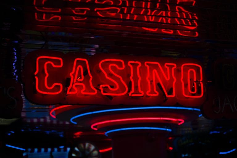 https://casinoudenrofus.io/